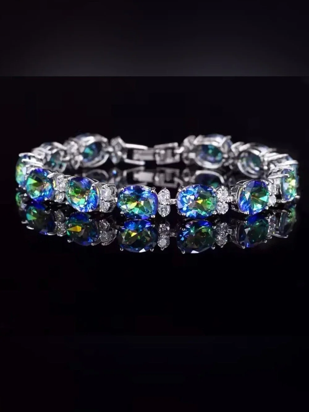 💙💚NEW💙💚 STUNNING!! AAA CZ Mystic Blue Bracelet